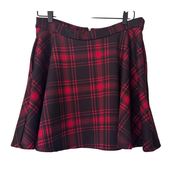 Hot Topic Red Black Plaid Front Zip Skirt‎ Size Large - Picture 2 of 3